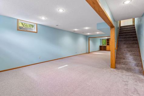 1933 Charlton Street West Saint Paul MN 55118