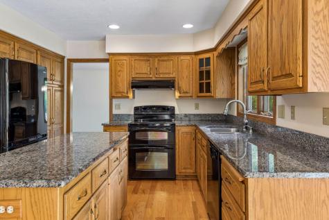 1933 Charlton Street West Saint Paul MN 55118