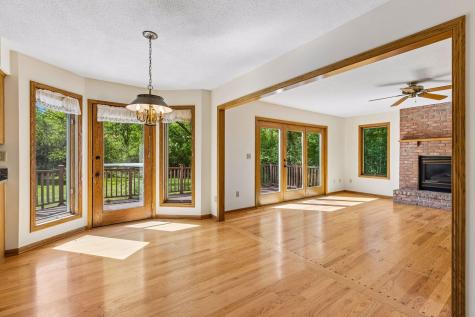 1933 Charlton Street West Saint Paul MN 55118