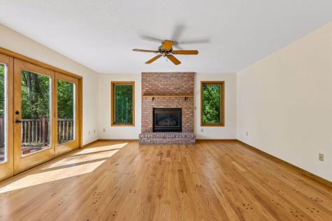 1933 Charlton Street West Saint Paul MN 55118