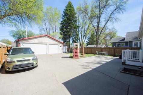 906 14th Street N Moorhead MN 56560