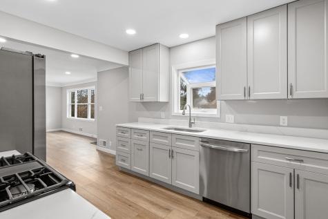 3439 Lee Avenue N Crystal MN 55422