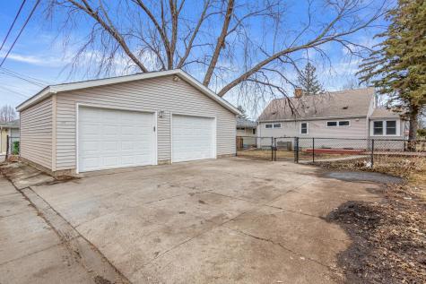 3439 Lee Avenue N Crystal MN 55422