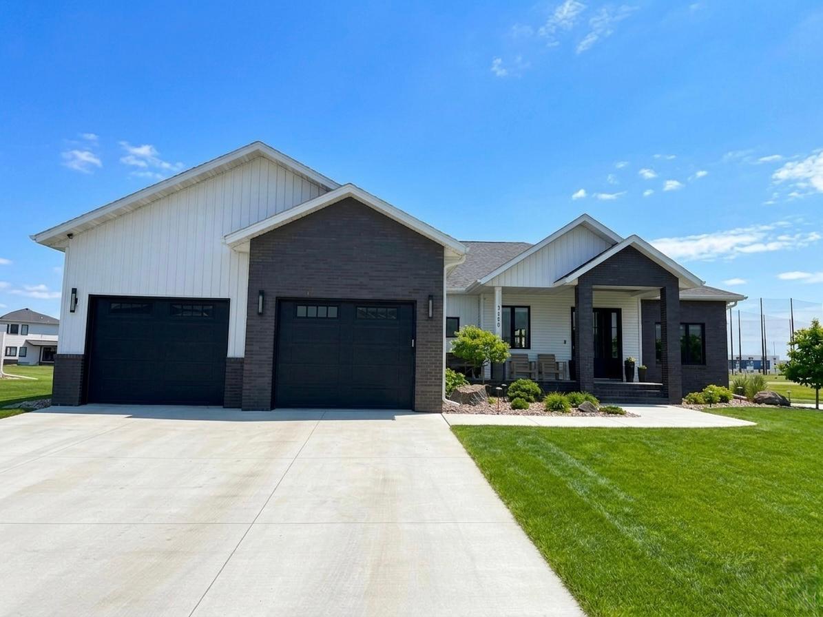 3282 47th Avenue S Fargo ND 58104