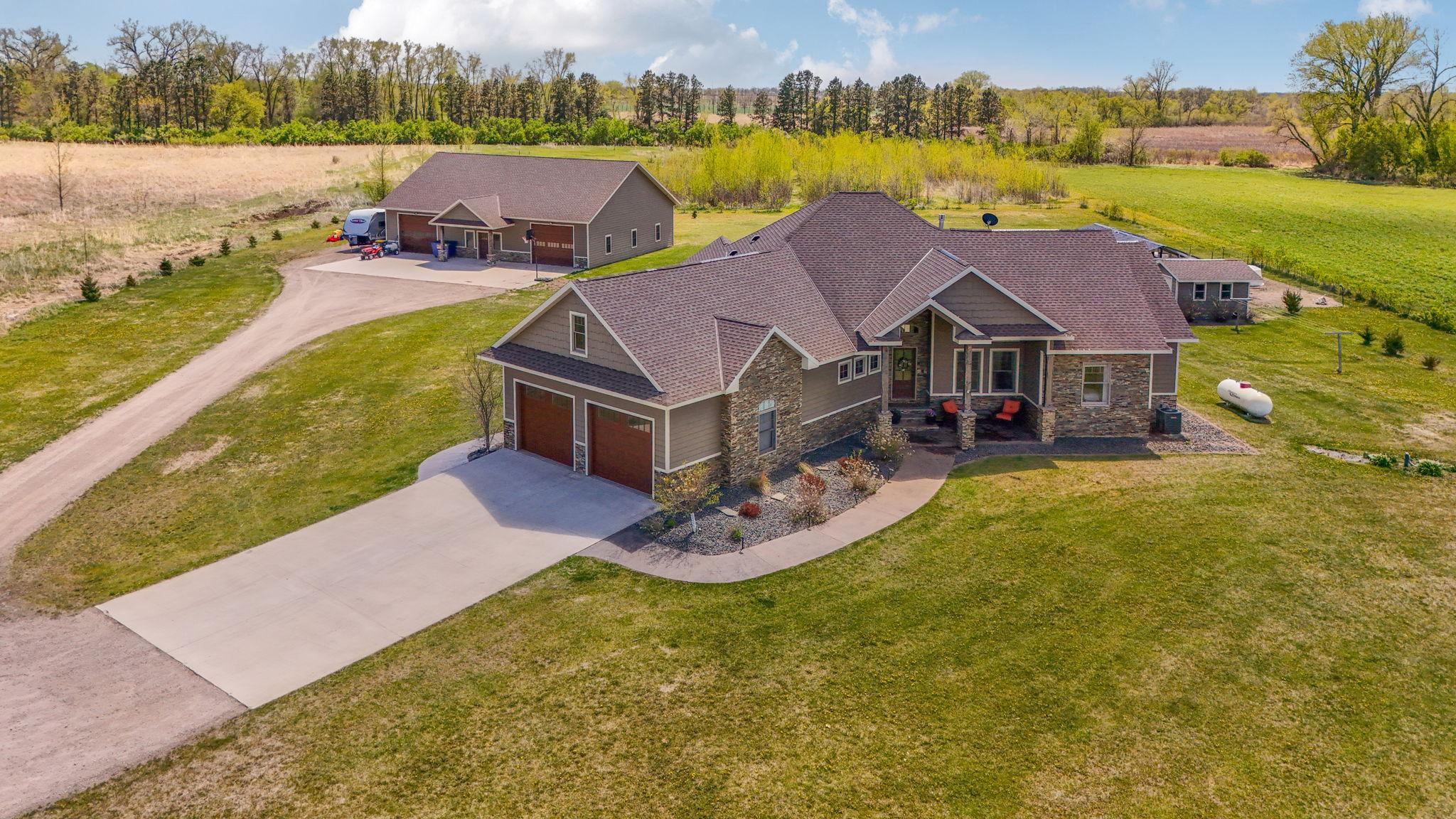 15599 138th Avenue NE Spicer MN 56288