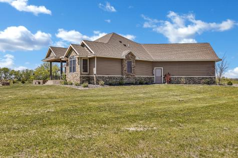15599 138th Avenue NE Spicer MN 56288