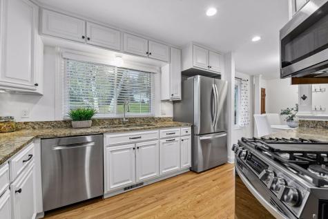 3416 Robinwood Spur Minnetonka MN 55305