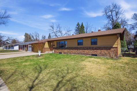 526 Birch Lane S Moorhead MN 56560