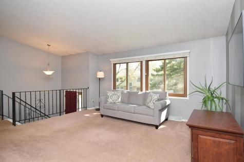 910 94th Avenue NE Blaine MN 55434