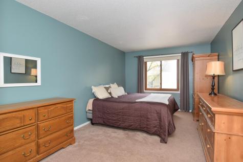 910 94th Avenue NE Blaine MN 55434