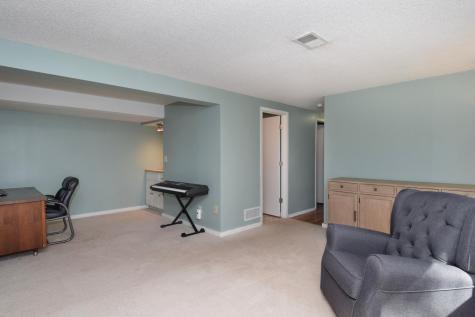 910 94th Avenue NE Blaine MN 55434