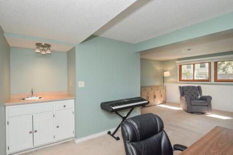 910 94th Avenue NE Blaine MN 55434