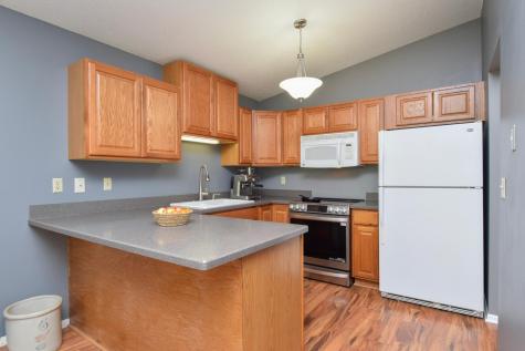 910 94th Avenue NE Blaine MN 55434