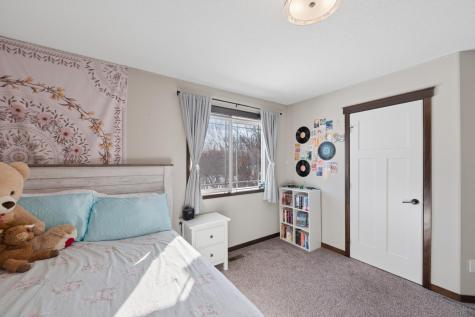 31346 Naples Street NE Cambridge MN 55008