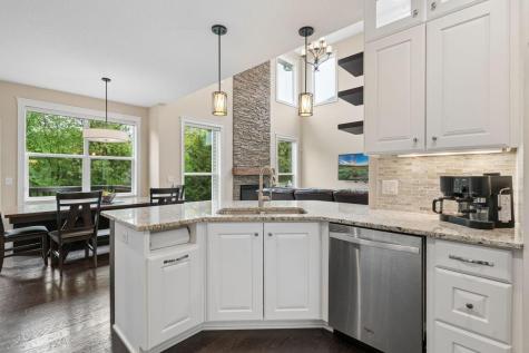 1202 Rosemary Lane Chaska MN 55318