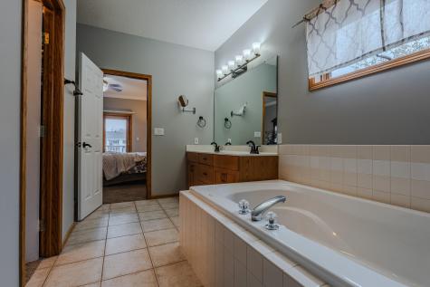 2804 32nd Street S Fargo ND 58103