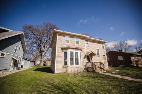 107 E 4th Street Morris MN 56267