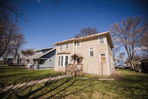 107 E 4th Street Morris MN 56267
