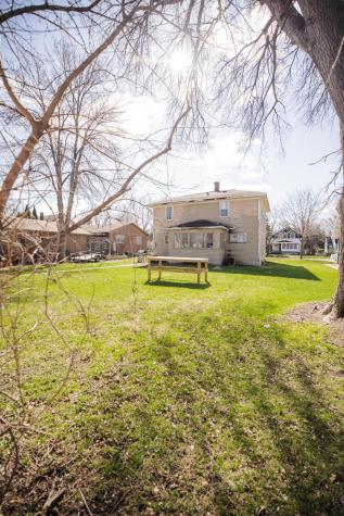 107 E 4th Street Morris MN 56267
