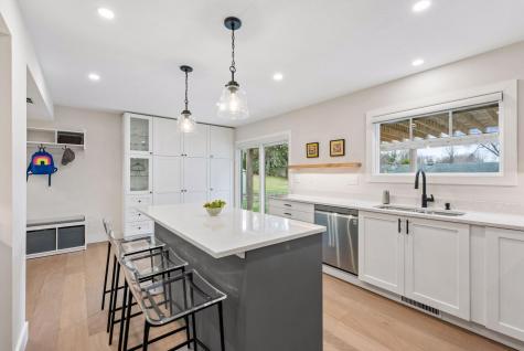 4921 Trillium Lane Edina MN 55435