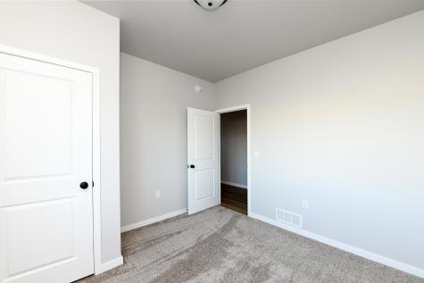 6808 Deer Creek Loop Horace ND 58047