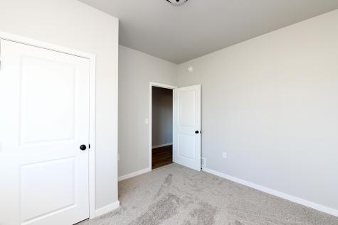 6808 Deer Creek Loop Horace ND 58047