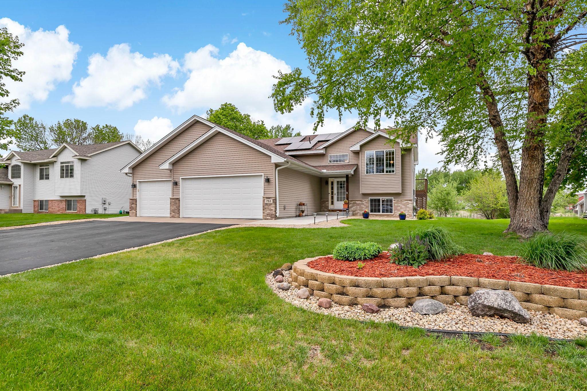 753 103rd Avenue NE Blaine MN 55434