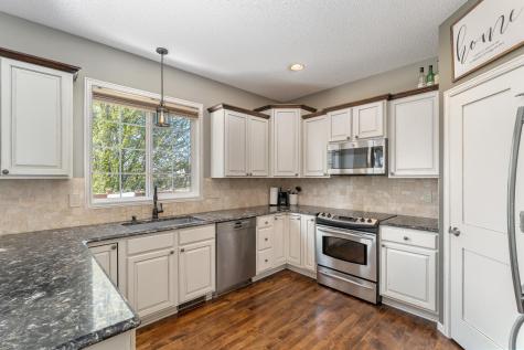 924 Ivy Hills Road Belle Plaine MN 56011