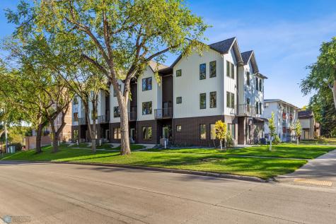 502 8th Street S Fargo ND 58103