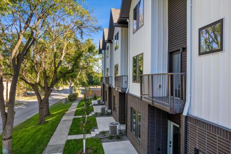 502 8th Street S Fargo ND 58103