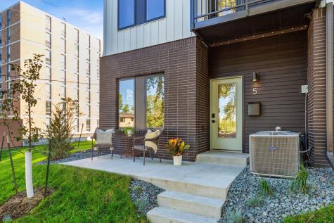 502 8th Street S Fargo ND 58103