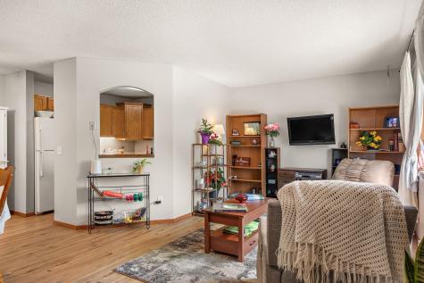 16 E 13th Street Waconia MN 55387
