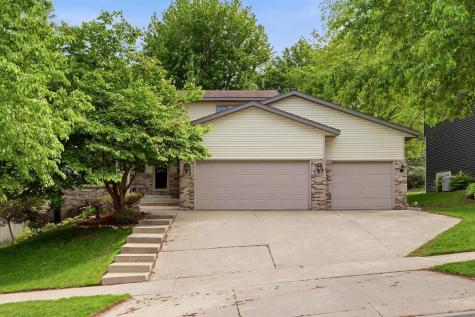 2112 Parkwood Hills Drive NE Rochester MN 55906