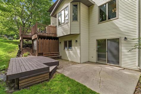 2112 Parkwood Hills Drive NE Rochester MN 55906