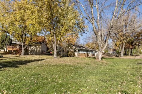 2869 Victoria Street N Roseville MN 55113
