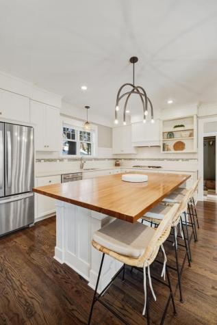 185 W Lake Street Excelsior MN 55331