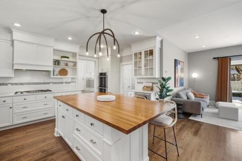185 W Lake Street Excelsior MN 55331