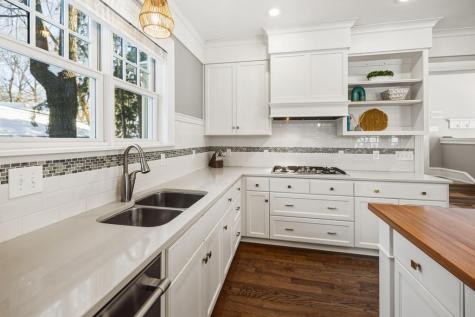 185 W Lake Street Excelsior MN 55331