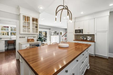185 W Lake Street Excelsior MN 55331