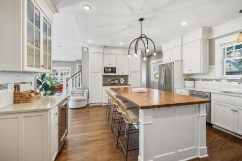 185 W Lake Street Excelsior MN 55331
