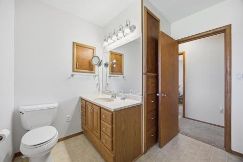 5555 167th Avenue SE Kindred ND 58051