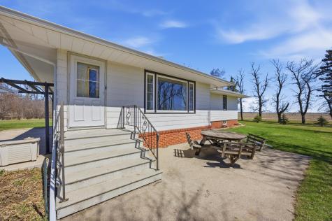 5555 167th Avenue SE Kindred ND 58051