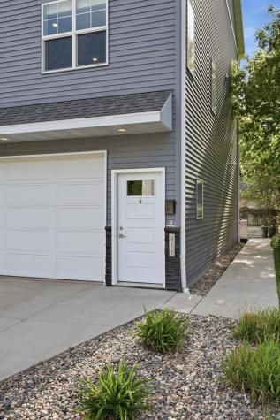 911 7th Street N Fargo ND 58102