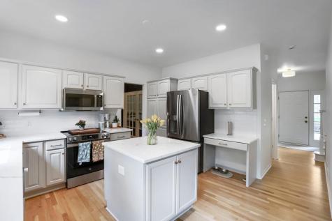 2333 Stone Creek Lane W Chanhassen MN 55317