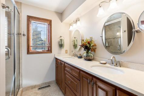 17880 Liv Lane Eden Prairie MN 55346