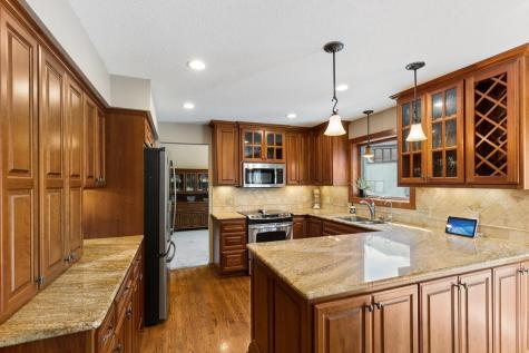 17880 Liv Lane Eden Prairie MN 55346