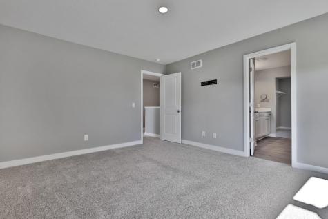 12703 Erskin St NE Blaine MN 55449