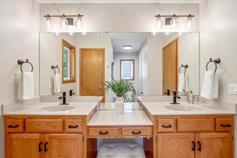 9020 Parkside Drive Woodbury MN 55125