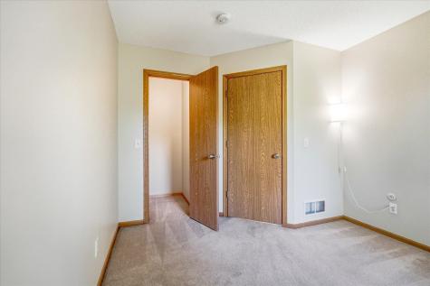 9020 Parkside Drive Woodbury MN 55125