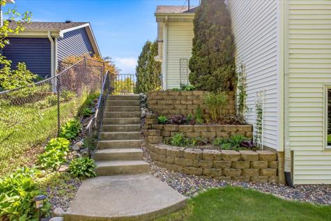 9020 Parkside Drive Woodbury MN 55125